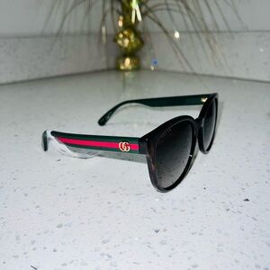 Gucci Women's Sunglasses - Havana Green/Brown Gradient  GG0854-003